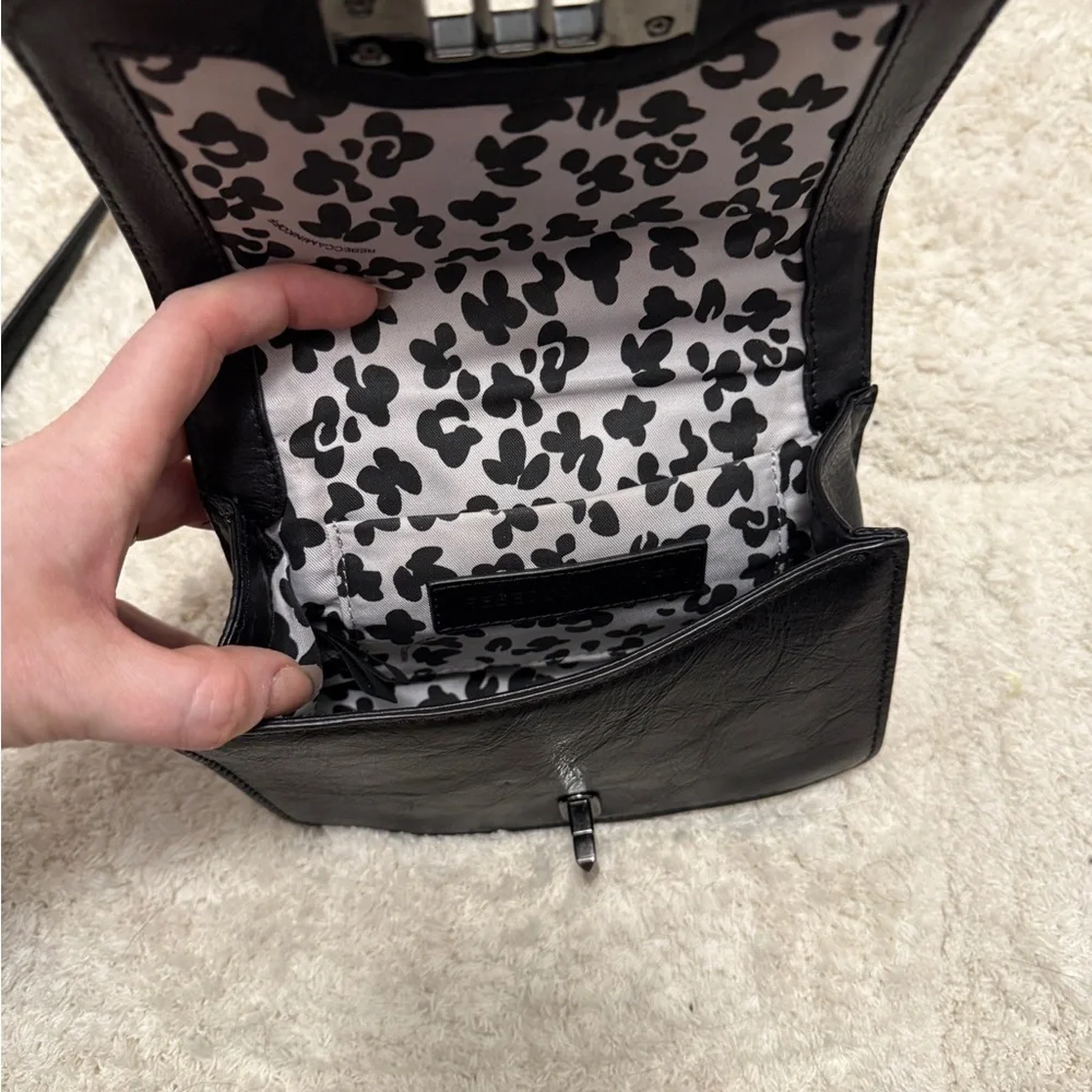 🖤Like New Rebecca Minkoff Black Quilted Crossbody with Chain Strap